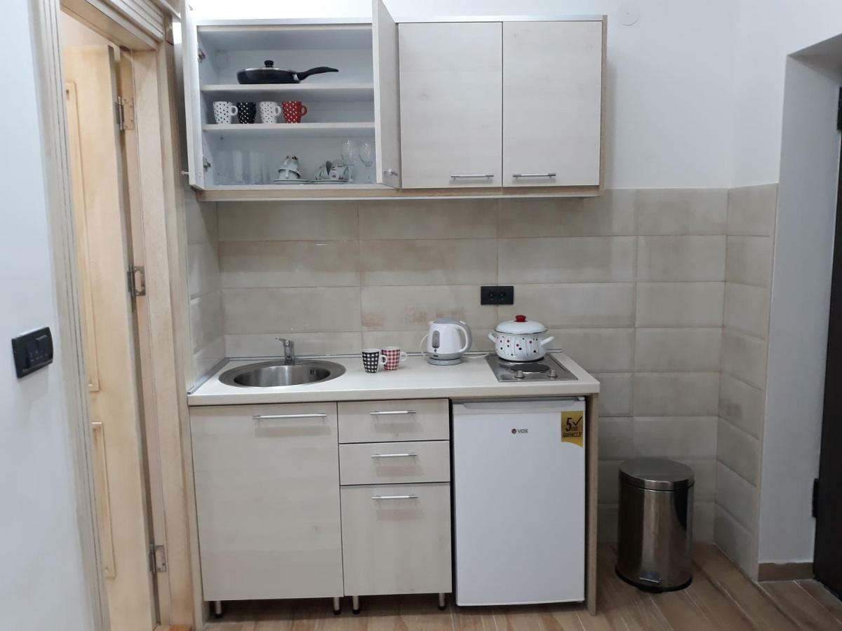 Sweet Yellow Apartment Belgrade Exterior photo